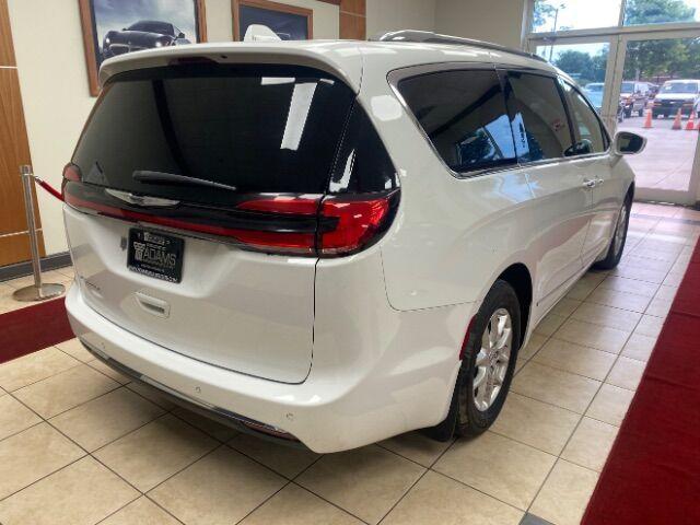 used 2021 Chrysler Pacifica car, priced at $18,500