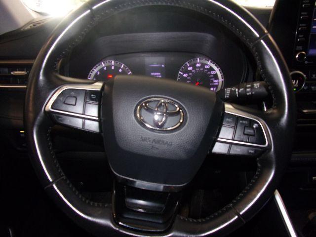 used 2020 Toyota Highlander car, priced at $27,700