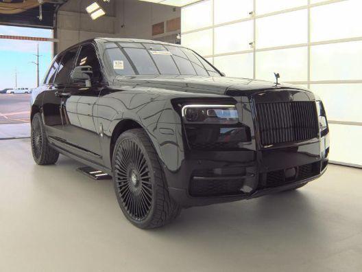 used 2021 Rolls-Royce Cullinan car, priced at $262,000