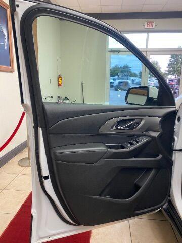 used 2023 Chevrolet Traverse car, priced at $24,500