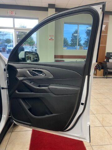 used 2023 Chevrolet Traverse car, priced at $24,500