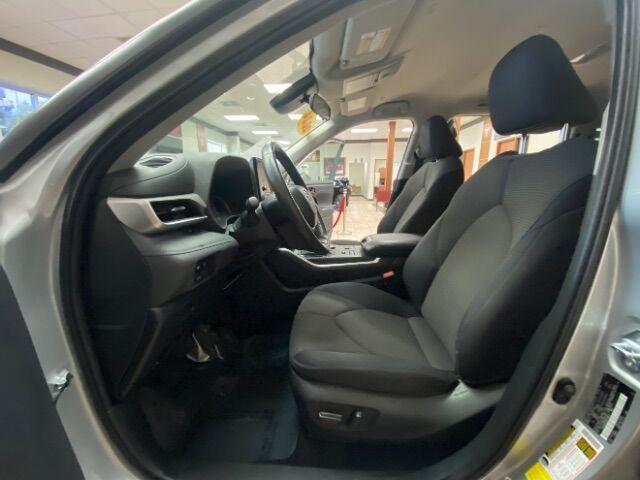 used 2024 Toyota Highlander car, priced at $37,400
