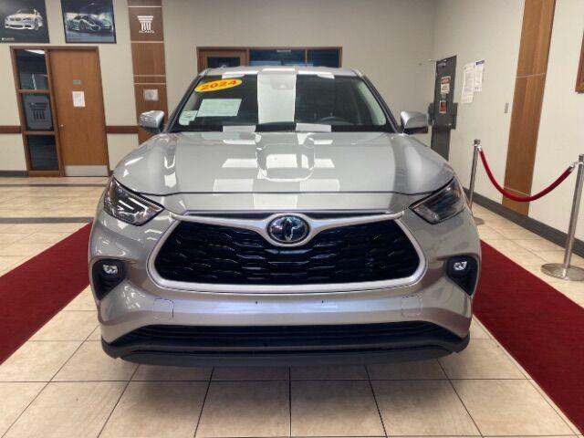 used 2024 Toyota Highlander car, priced at $37,400
