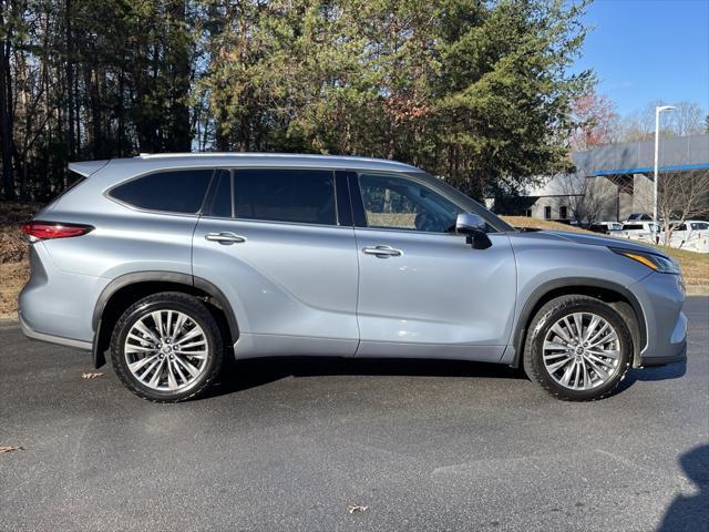 used 2021 Toyota Highlander car, priced at $36,000