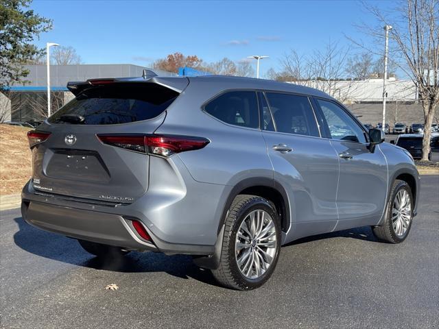 used 2021 Toyota Highlander car, priced at $36,000