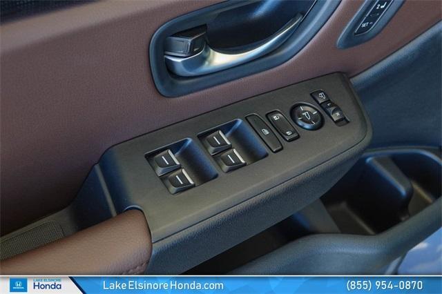 new 2025 Honda Pilot car, priced at $50,925