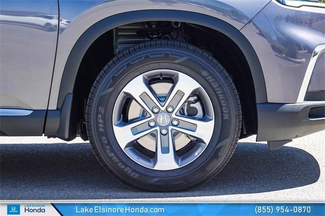 new 2025 Honda Pilot car, priced at $45,680