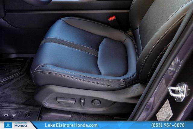 new 2025 Honda Pilot car, priced at $45,680
