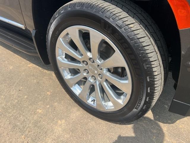 used 2021 GMC Yukon XL car, priced at $36,134