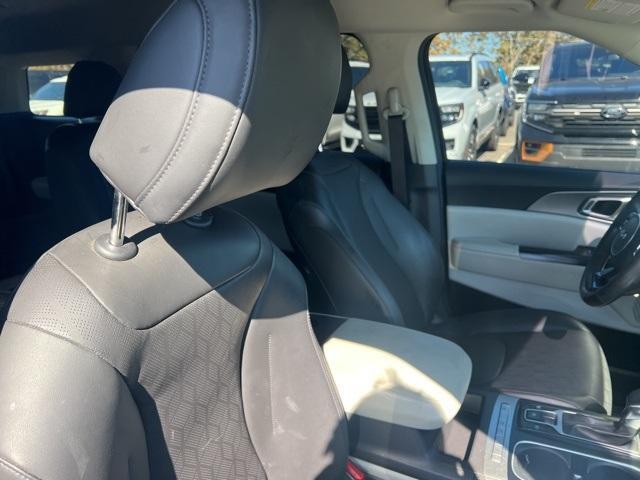 used 2023 Kia Carnival car, priced at $31,577