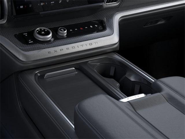 new 2025 Ford Expedition car, priced at $80,178