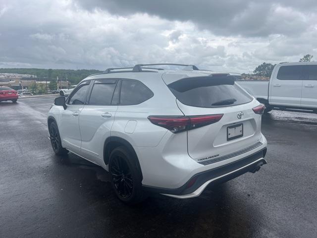 used 2023 Toyota Highlander car, priced at $37,758