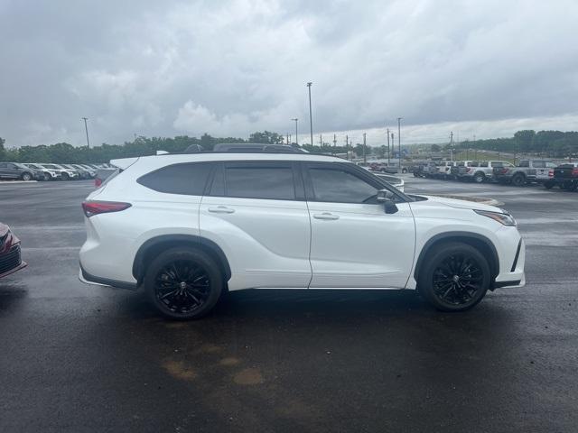 used 2023 Toyota Highlander car, priced at $37,758