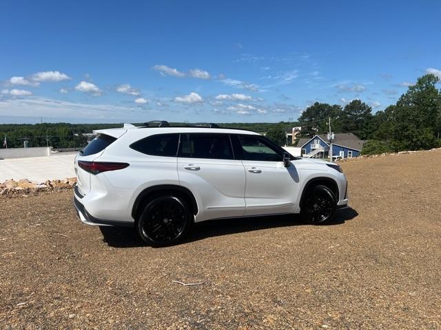 used 2023 Toyota Highlander car, priced at $36,923