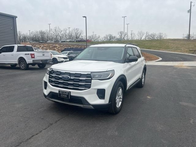 new 2025 Ford Explorer car, priced at $39,870