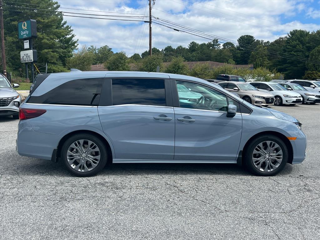 used 2025 Honda Odyssey car, priced at $45,483