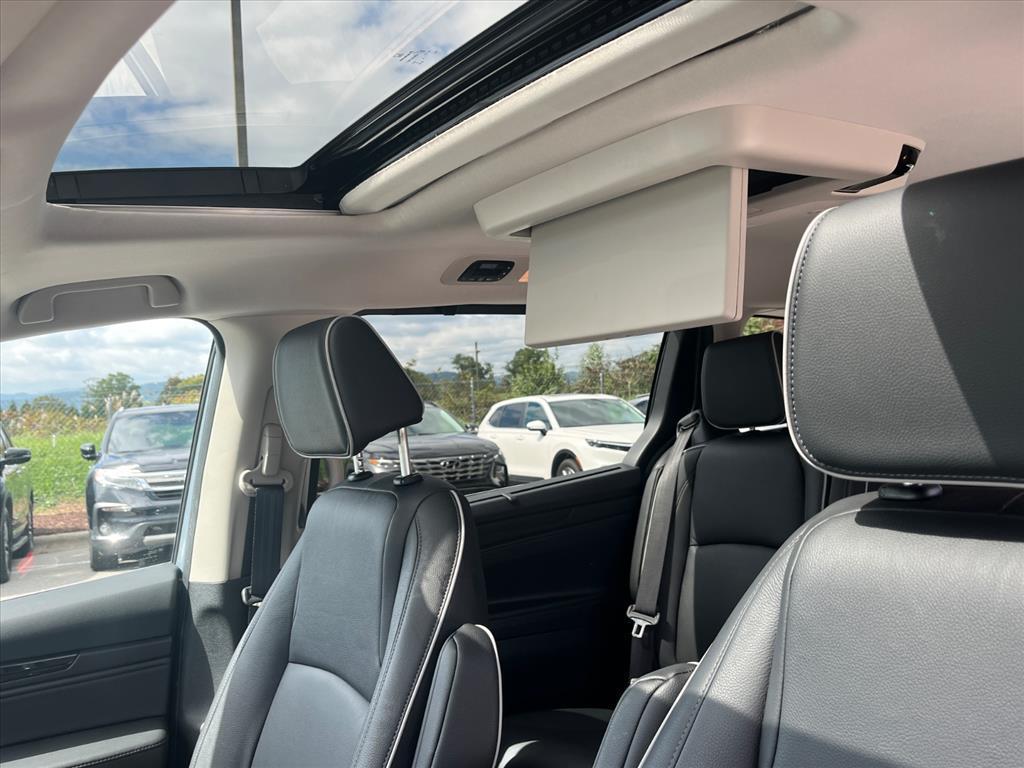used 2025 Honda Odyssey car, priced at $45,483