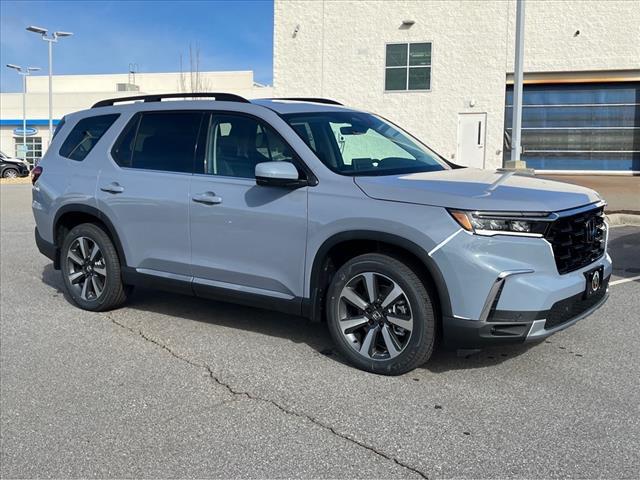 new 2025 Honda Pilot car, priced at $51,450