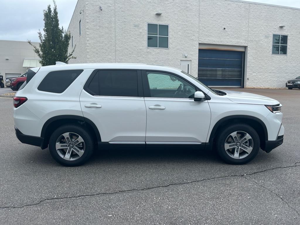 new 2025 Honda Pilot car, priced at $46,505