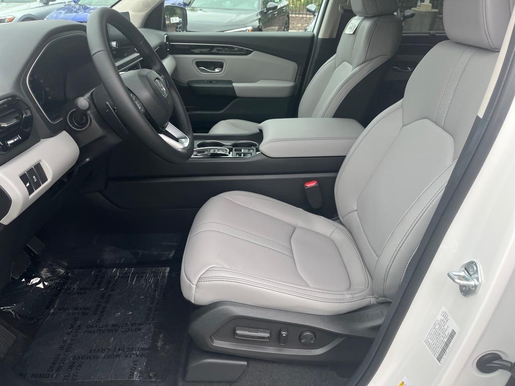 new 2025 Honda Pilot car, priced at $46,505