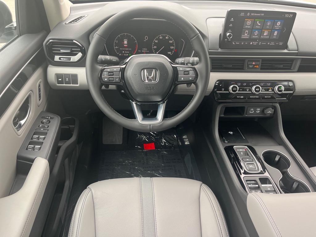 new 2025 Honda Pilot car, priced at $46,505