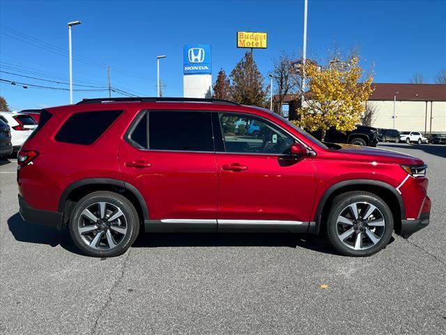 new 2025 Honda Pilot car, priced at $51,450