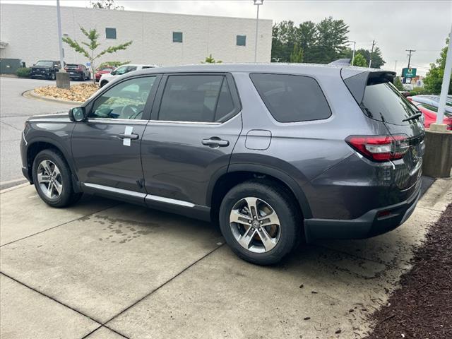 new 2025 Honda Pilot car, priced at $41,895