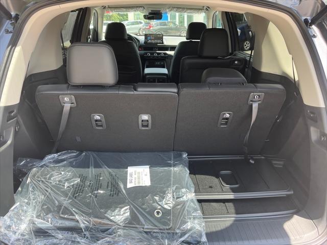 new 2025 Honda Pilot car, priced at $43,950