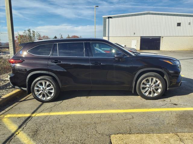 used 2021 Toyota Highlander car, priced at $40,945