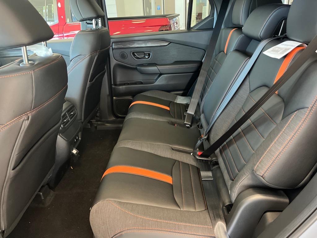 new 2026 Honda Passport car, priced at $50,400