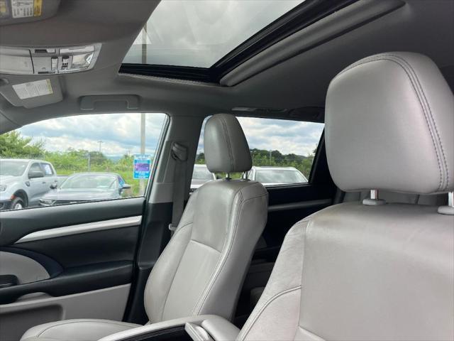 used 2019 Toyota Highlander car, priced at $21,470