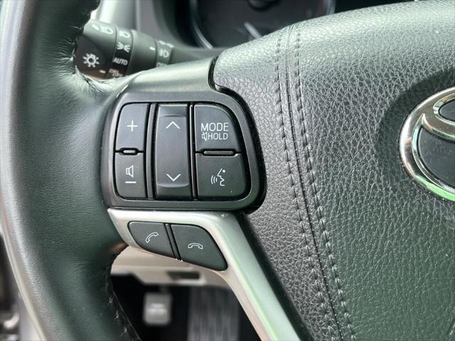 used 2019 Toyota Highlander car, priced at $21,470