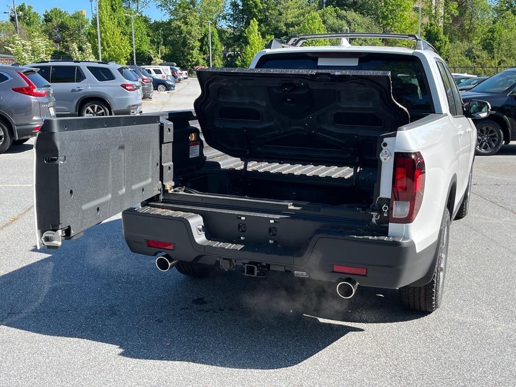 new 2025 Honda Ridgeline car, priced at $43,185