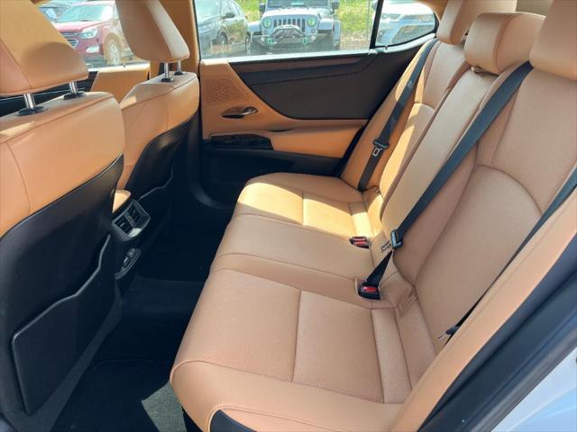 used 2023 Lexus ES 300h car, priced at $41,420