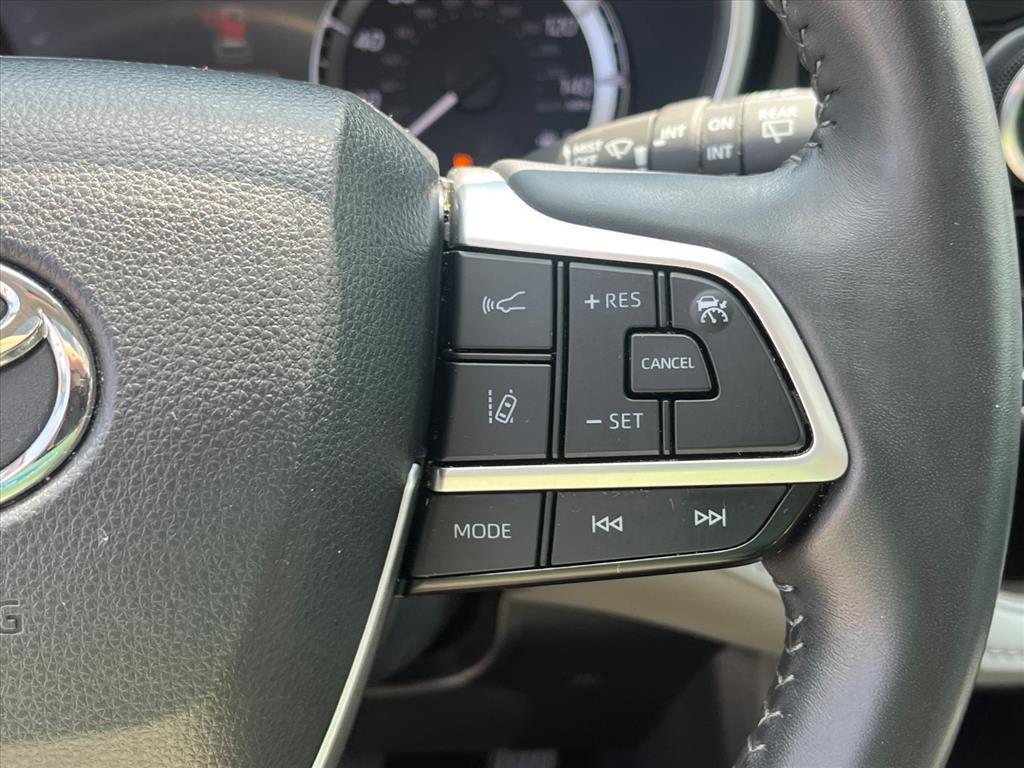 used 2023 Toyota Highlander car, priced at $40,907