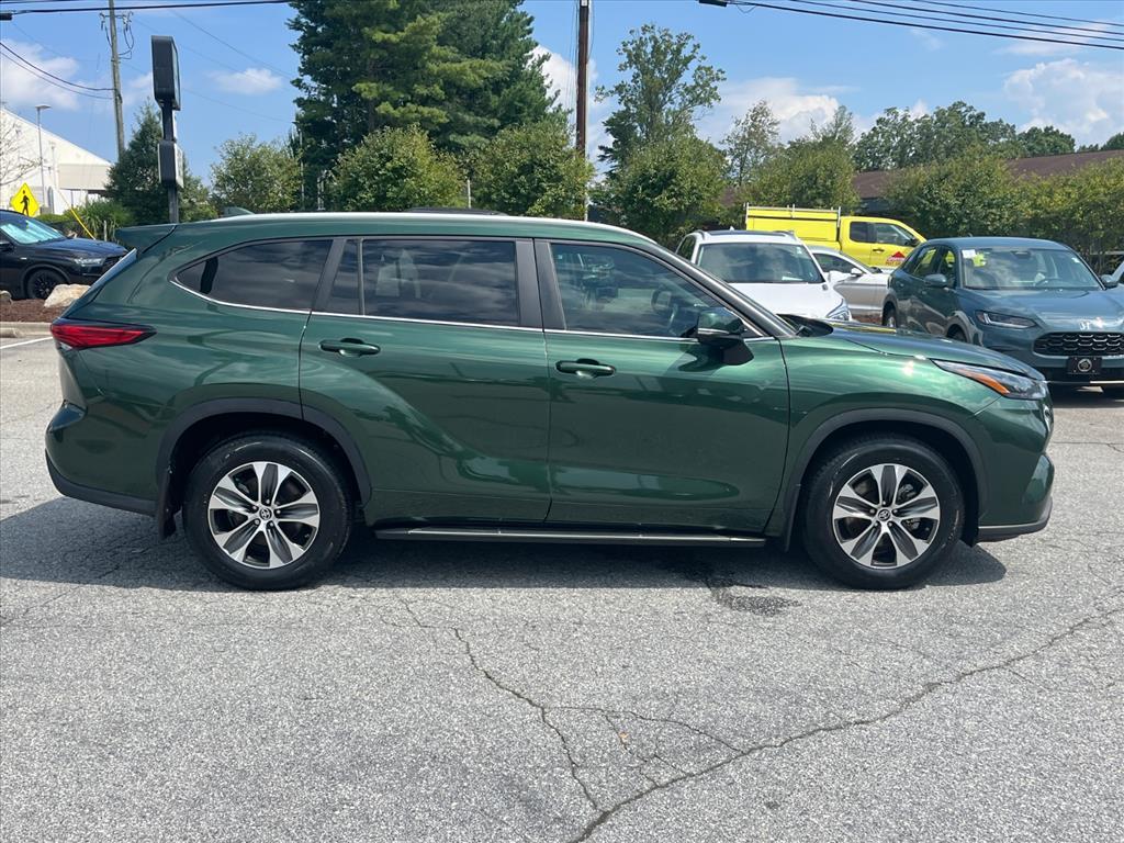 used 2023 Toyota Highlander car, priced at $40,907