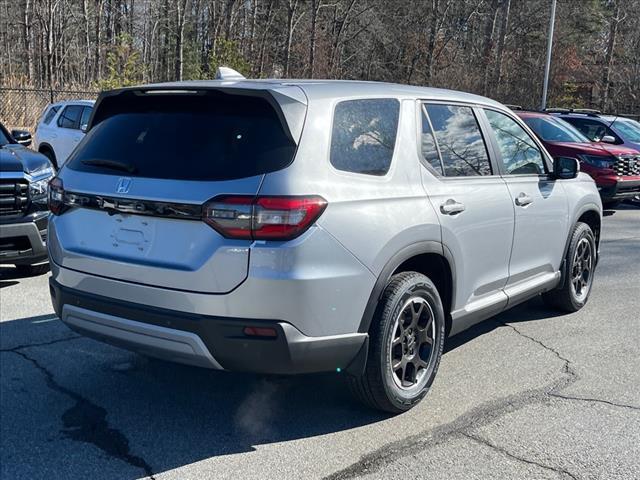 new 2025 Honda Pilot car, priced at $46,795