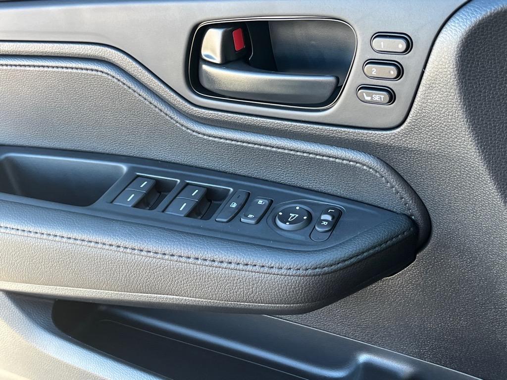 new 2026 Honda Odyssey car, priced at $43,845