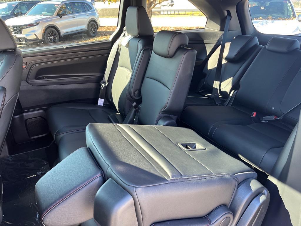 new 2026 Honda Odyssey car, priced at $43,845