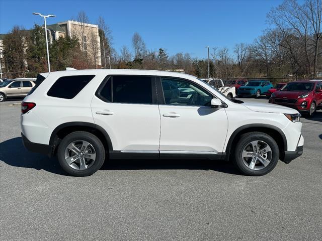 new 2025 Honda Pilot car, priced at $45,350