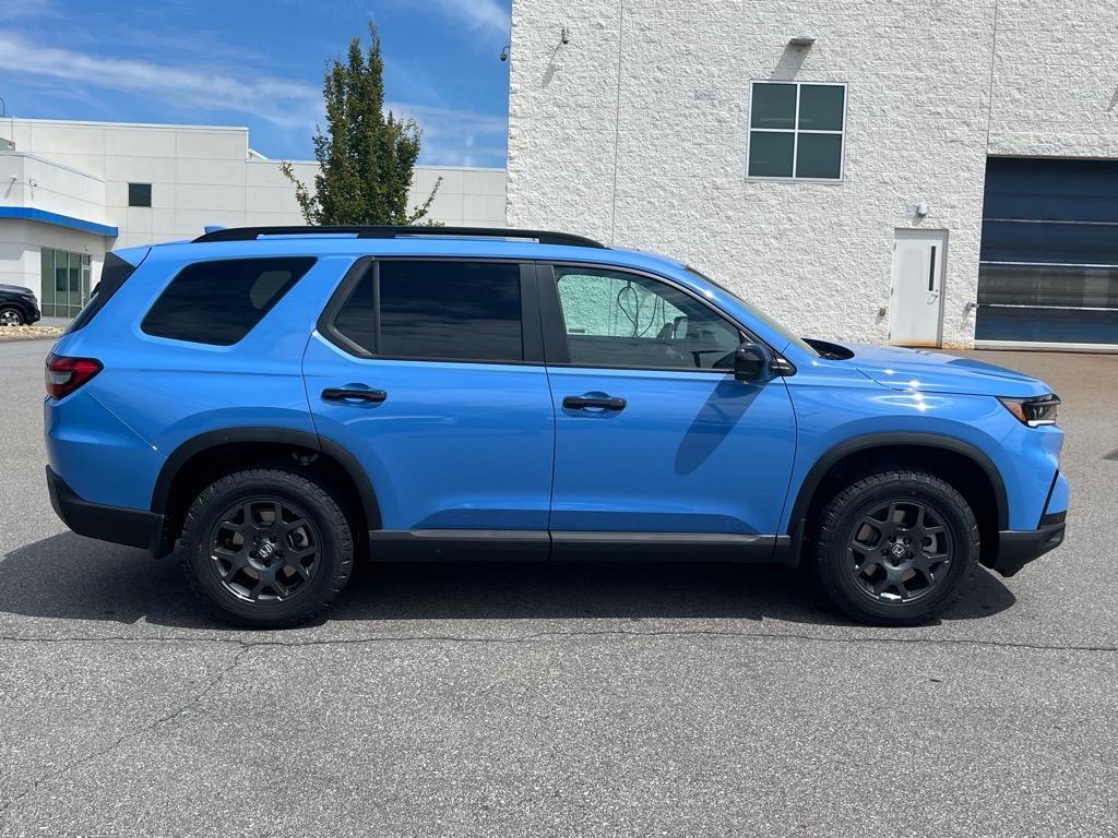 new 2025 Honda Pilot car, priced at $50,350