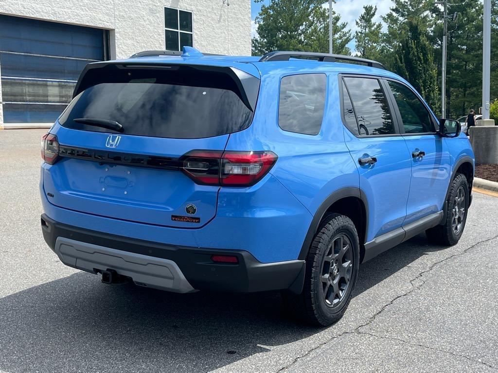 new 2025 Honda Pilot car, priced at $50,350