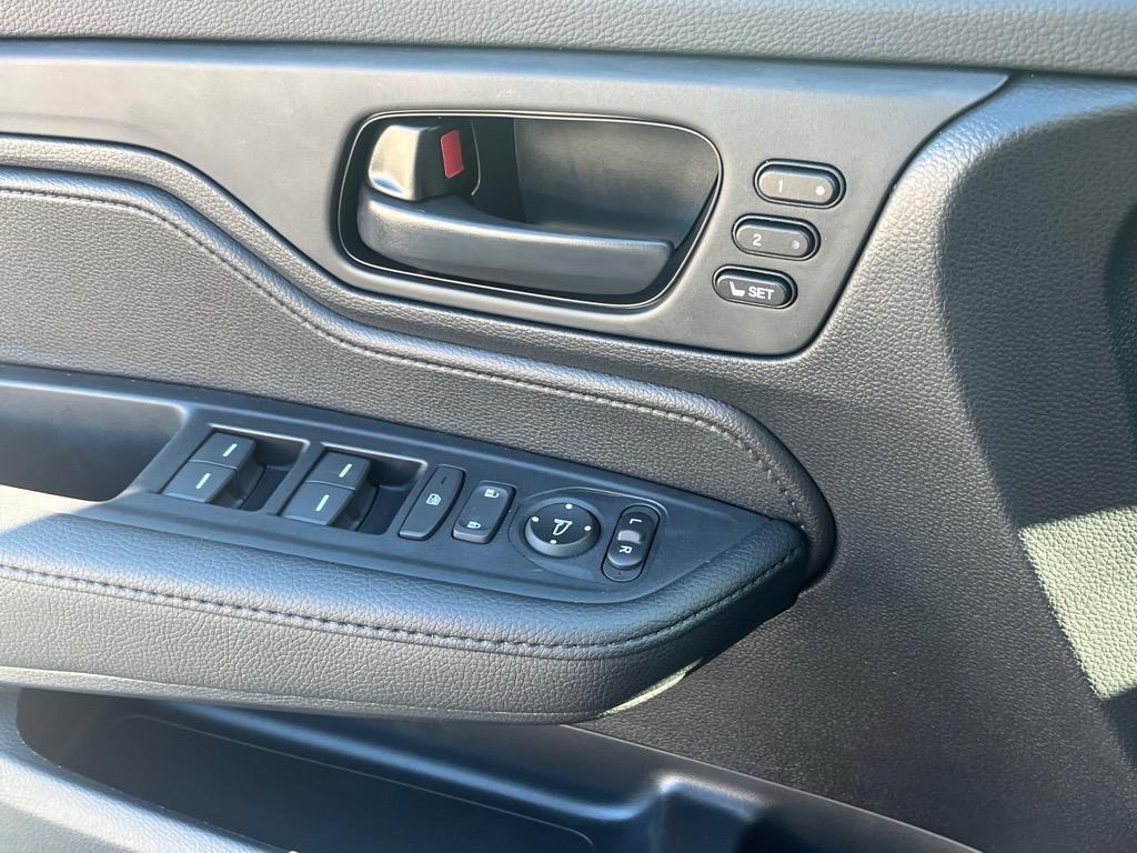 new 2026 Honda Odyssey car, priced at $43,340