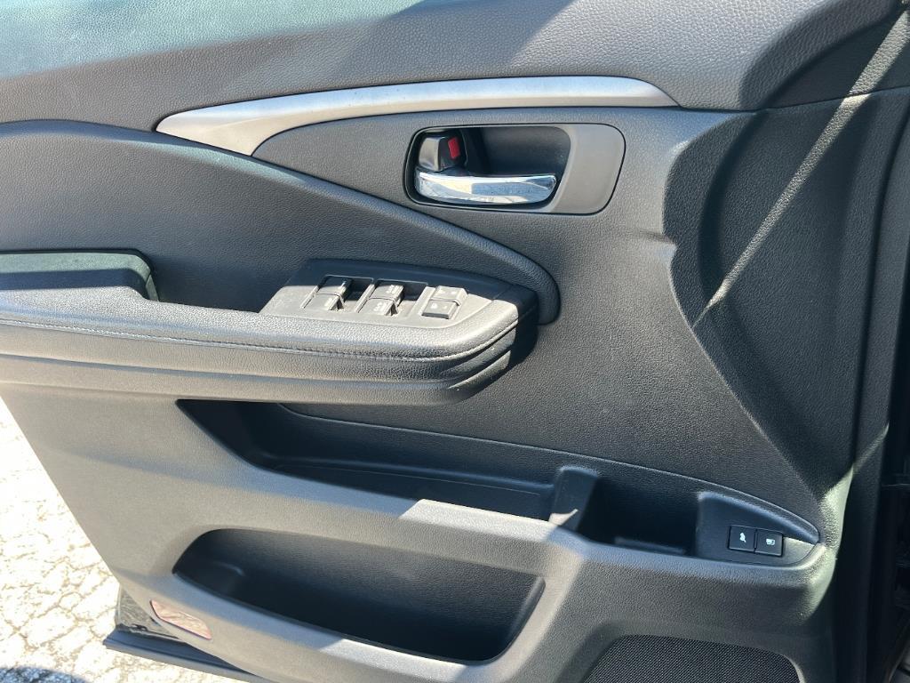 used 2016 Honda Pilot car, priced at $18,417