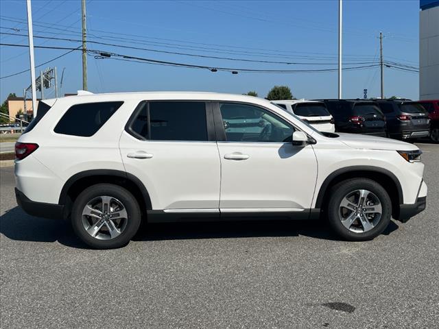 new 2025 Honda Pilot car, priced at $45,200