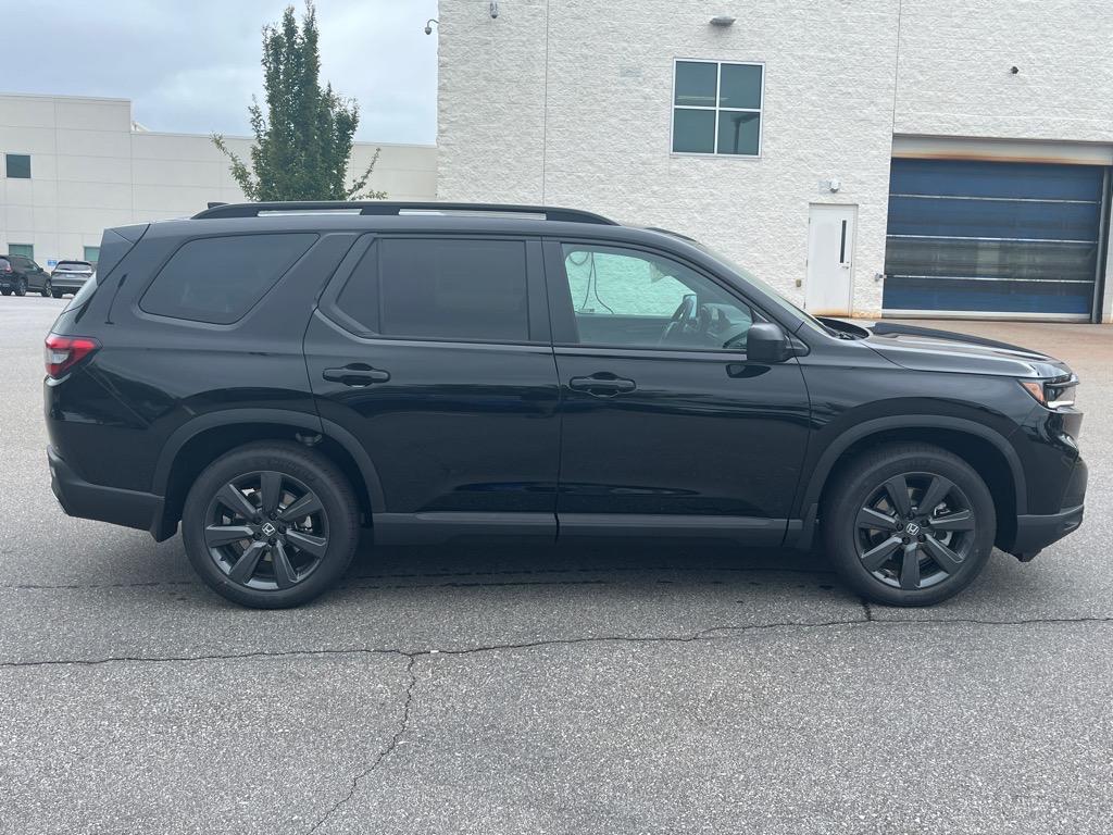 new 2025 Honda Pilot car, priced at $42,750