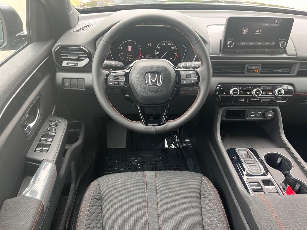 new 2025 Honda Pilot car, priced at $42,750