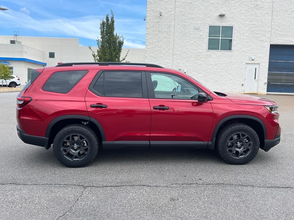new 2025 Honda Pilot car, priced at $50,350