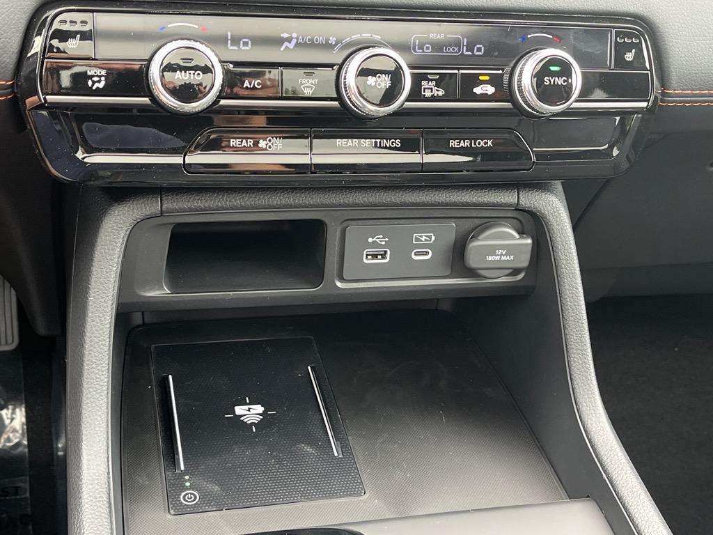 new 2025 Honda Pilot car, priced at $50,350