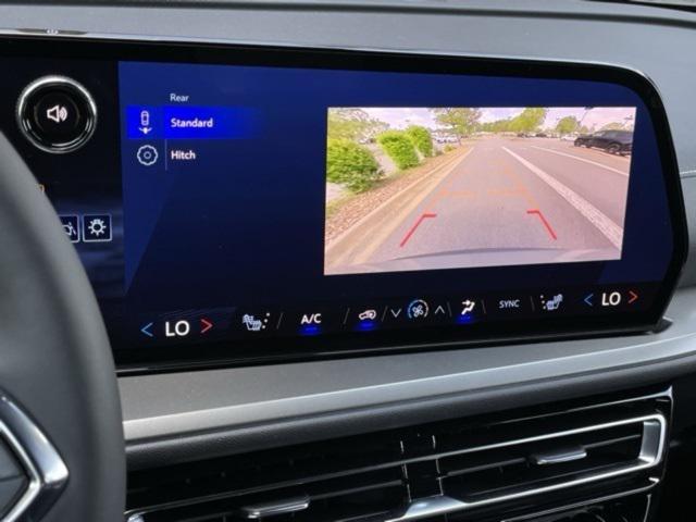 new 2025 Chevrolet Traverse car, priced at $43,095